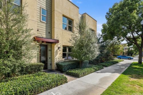 806 Santa Ana Blvd, Santa Ana, CA 92701-3962