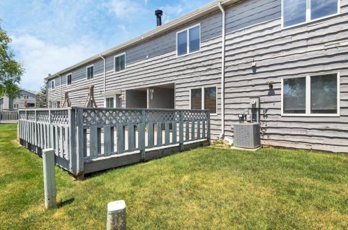 1815 Springvale Dr, Crown Point IN  46307-1083 exterior