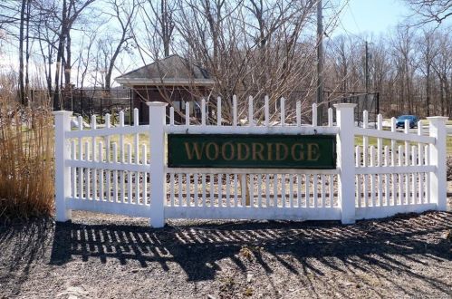 32 Woodridge Dr, Cheshire CT  06410-1942 exterior