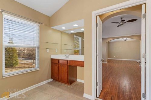 5665 Baffin Rd, Atlanta GA  30349-7051 exterior