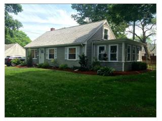3 Sherbrooke Rd, Barrington, RI 02806-1230