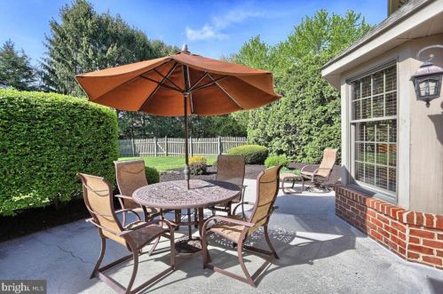 54 Strayer Dr, Carlisle PA 17013-4404 exterior