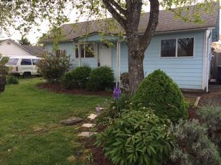 750 23rd St, Springfield OR  97477-4414 exterior