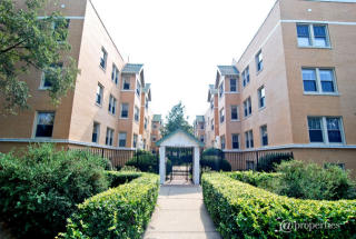 3133 Palmer Blvd, Chicago, IL 60647-2893