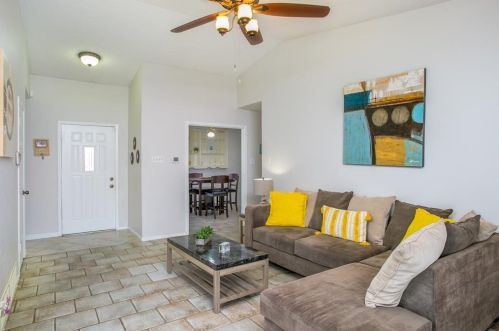 1803 Redbud Cir, Carrollton TX  75006-4200 exterior