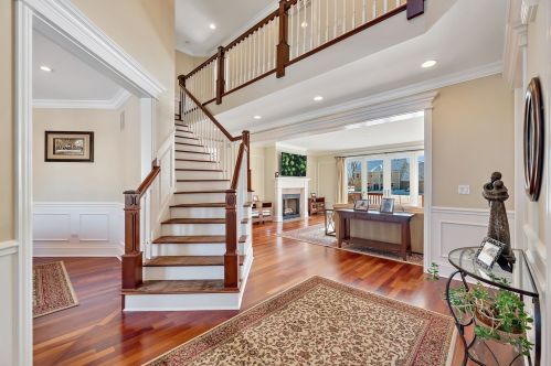 3725 Countryside Ln, Glenview, IL 60025-3723