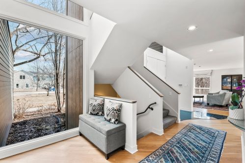 156 Barberry Rd, Highland Park, IL 60035-4420