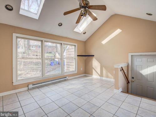 12500 Meadowood Dr, Silver Spring MD 20904-2928 exterior