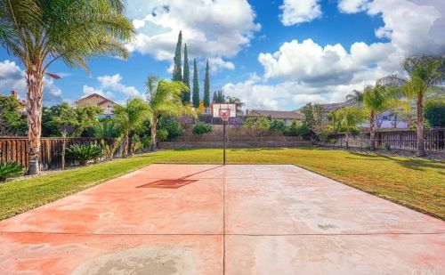 11440 Arizona Ave, Riverside CA  92503-8811 exterior