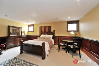1871 Maud Ave, Chicago, IL 60614-4905