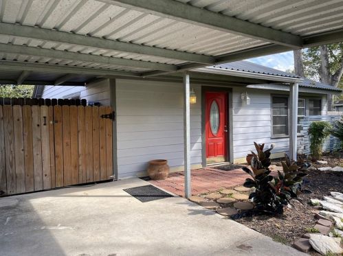 106 Forrest Ave, Morgans Point TX  77571-6462 exterior