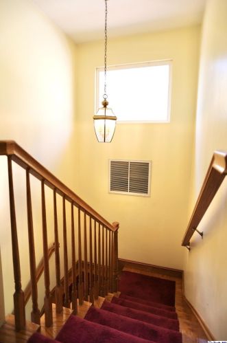 257 Cumberland Rd, Glendale CA  91202-1342 exterior