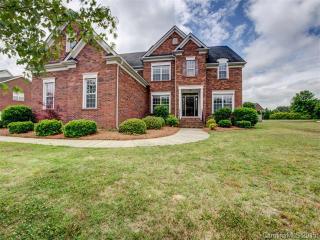 111 Castlestone Ln, Matthews, NC 28104-7277