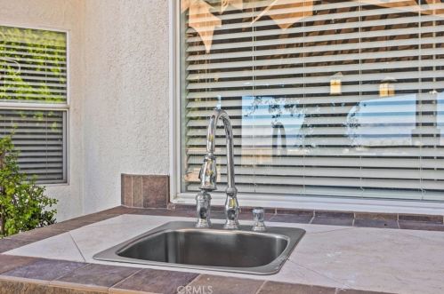 6528 Blackwood St, Riverside CA  92506-6240 exterior