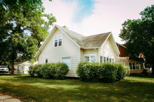 105 3rd St, Morris, MN 56267-1419