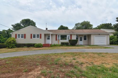 15 Wilbur Ave, Warren, RI 02885-1131