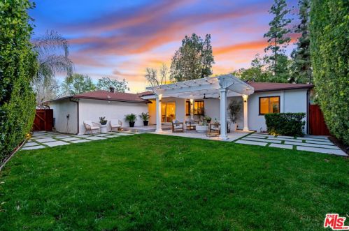 5461 Forbes Ave, Van Nuys, CA 91436-1005