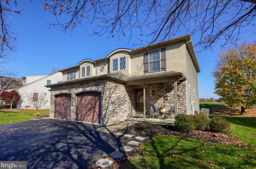 18 Eagle Dr, Ephrata, PA 17522-8763