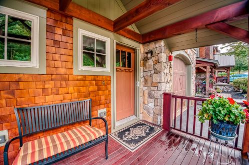 581 Scenic Rd, Laconia, NH 03246-1823