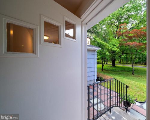 73 Bayberry Rd, Princeton NJ  08540-7418 exterior