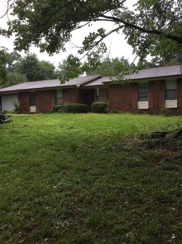 4616 Craghill Cir, Stone Mountain, GA 30083-4547