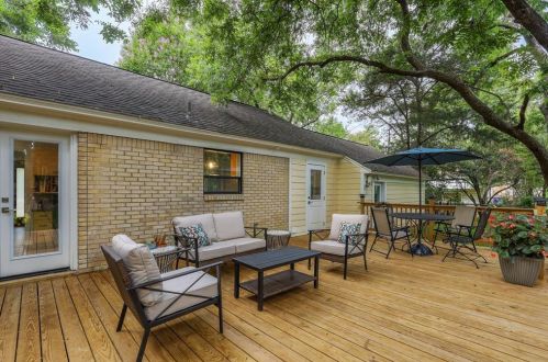 1440 El Campo Dr, Dallas TX  75218-3520 exterior