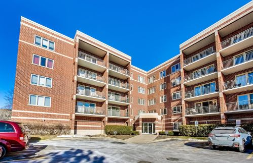 6430 Berteau Ave, Chicago, IL 60634-1475