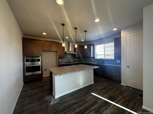 20924 Radcliff Pl, Denver, CO 80015-5477
