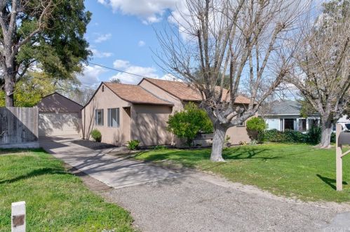 525 30th St, Lake Nacimiento, CA 93446-1207