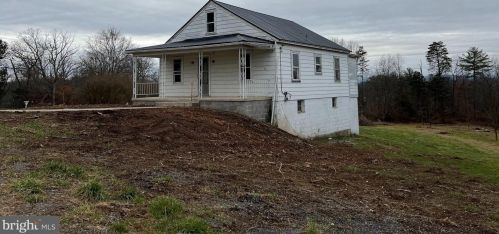 4641 Martinsburg Rd, Berkeley Springs WV  25411-5053 exterior