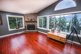 30 Sunflower Cir, Bellingham, WA 98229-2765