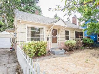 7226 64 Ave, Portland OR  97218-3265 exterior