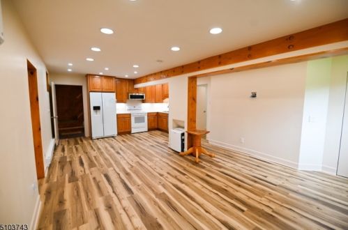 52 Schoolhouse Rd, Dover NJ  07869-3109 exterior