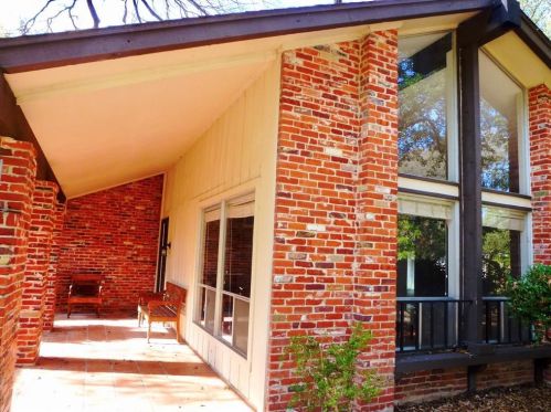 11100 Balcones Woods Cir, Austin TX  78759-5201 exterior