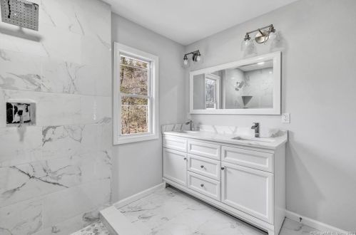 85 Walnut St, Upper Stepney CT  06468-2509 exterior