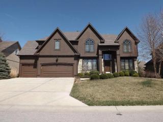 22406 59th St, Shawnee Mission, KS 66226-7932