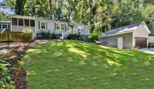 1932 Lyle Ave, Atlanta, GA 30337-1110