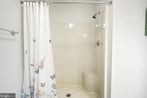 105 Beck Ml Rd, Hanover PA 17331-9758 exterior