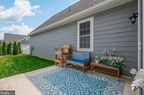 412 Constitution Dr, Ephrata PA  17522 exterior