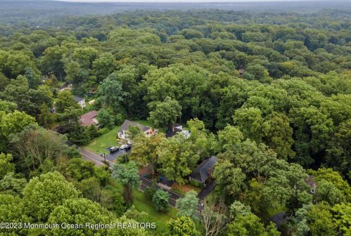 206 Red Hl Rd, Middletown NJ 07748-2408 exterior