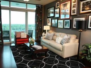 9870 Gaylord Dr, Houston TX  77024-2660 exterior