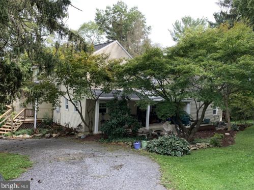 40 Wintergreen Ln, York, PA 17406-9220