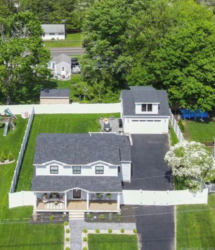 52 Canterbury Ln, Milford, CT 06460-7207