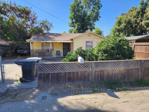 2020 Robertson Rd, Modesto, CA 95351-3433