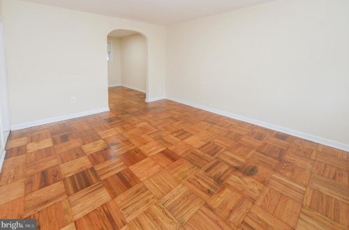 302 Cooper Ave, Camden NJ 08107-2107 exterior