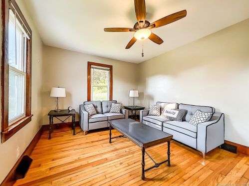 3 Gulf Rd, Somers, CT 06071-2151