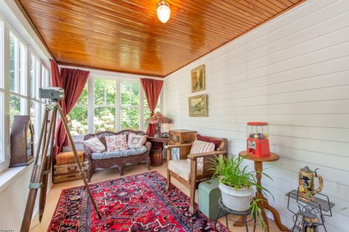 26 Maple Ave, Bloomingdale, NJ 07403-1827
