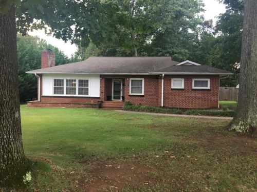 311 Carolina Ave, Chesnee, SC 29323-1215