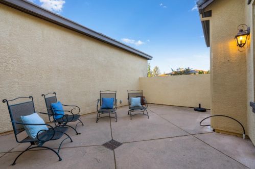 2017 Medici Way, Folsom CA  95762-4154 exterior