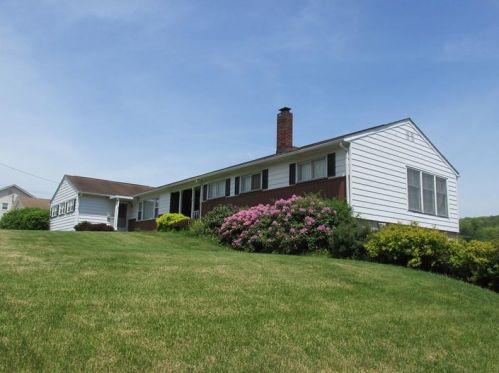 305 Gilfillan St, Franklin, PA 16323-2927